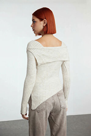 Kadın Yumuşak Dokulu Fitted Asimetrik Triko Kazak Carmen Yakalı Modern Şık Tasarım Kaliteli