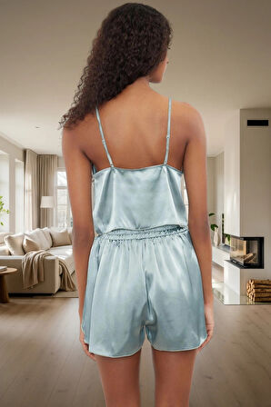 Yazlık Şortlu Pijama Takımı Saten Konfor Günlük Kullanım İçin Modern Stil Rahat Ve Şık