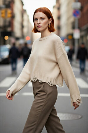 Kadın Basic Siluet Oversize Triko Kazak Crop Düşük Kol Akıtma Detaylı Soğuk Havalar İçin İdeal