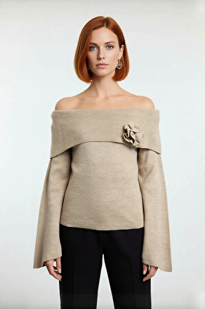 Kadın Rahat Kesim Carmen Yaka Gül Detaylı Triko Kazak Şık Basic Çan Kol Tasarımı İle Konfor