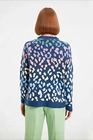 Kadın Basic Oversize Kalıp Bisiklet Yaka Triko Kazak Animal Desenli Uzun Kollu Kış Günleri İçin