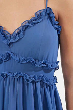 Astarlı Şifon Maxi Elbise Feminen V Yaka Çiçekli Desen Rahat Kalıp Konforlu Kesim Trend Tasarım