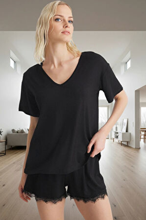 Yazlık Pijama Takımı Dantel Detaylı Viskoz Örme V Yaka Regular Kalıp Trend Tasarım