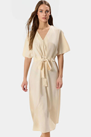 Nefes Alan Polyester Midi Elbise A Kesim V Yaka Kuşak Detayı Özenle Seçilmiş Rahat Kullanım