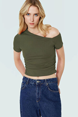 Asimetrik Yaka Basic Crop Bluz Örme Pamuklu Kumaş Yazlık Günlük Kombin Trend Tasarım