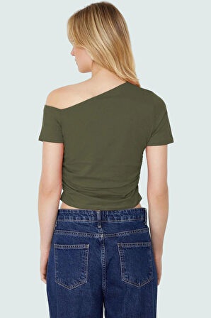 Asimetrik Yaka Basic Crop Bluz Örme Pamuklu Kumaş Yazlık Günlük Kombin Trend Tasarım