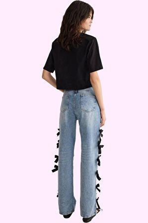 Kadın Denim Pantolon; Casual Stil İçin Pamuk Konforu ve Geniş Paça Yaz Aylarının Vazgeçilmezi