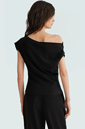 Regular Kalıp Örme Bluz Düşük Kol Asimetrik Yaka Günlük ve Şık Özel Tasarım