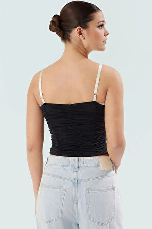 Crop Bluz Dantel Detaylı Örme Poliamid Yazlık Fitted Trend Tasarım Profesyonel Görünüm