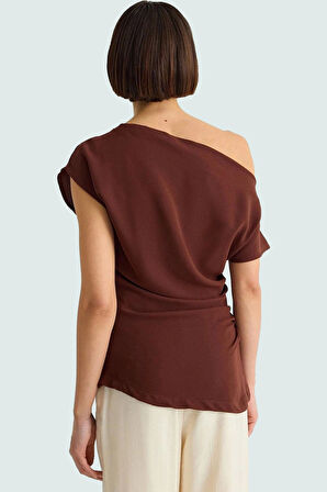 Yazlık Bluz Şık Kayık Yaka Tek Kol Krep Dokuma Görünüm Modern Stil