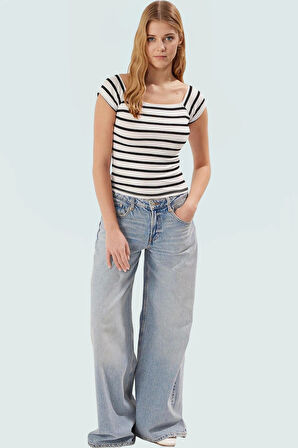 Pamuklu Elastanlı Çizgili Kare Yaka Crop Bluz Rahat Yazlık Modern Stil Trend Tasarım