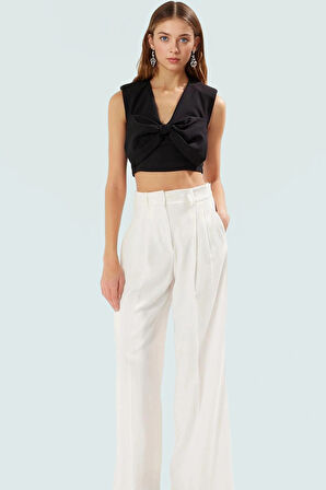 Yazlık Kadın Crop Bluz Fiyonk Detayı ile Şık ve Rahat Zarifane Tasarım Görünüm