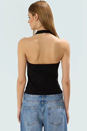 Yazlık Örme Bluz Boyundan Bağlamalı Crop Fitted Modern Stil Seçkin Malzeme Şık Görünüm