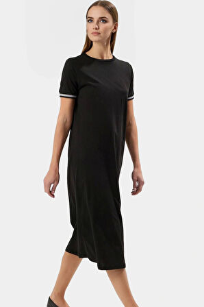 Yazlık Midi Elbise Örme Kumaş Bisiklet Yaka Relaxed Kalıp Yırtmaç Detayı Uzun Ömürlü