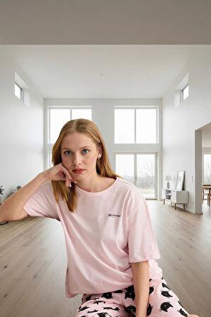 Pamuklu Örme Kedi Desenli Pijama Takımı İlkbahar Sonbahar Şık Görünüm Modern Stil