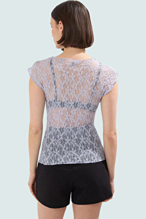 Rahat ve Şık Dantelli Örme Bluz Yaz Günleri İçin İdeal Seçim Modern Stil Özel Tasarım