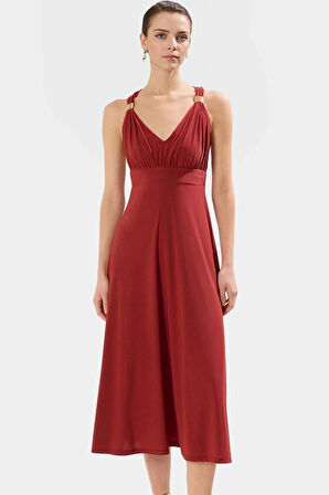 Aksesuar Detaylı V Yaka Bodycon Elbise Örme Kumaş Midi Boy Nefes Alabilir Kaliteli İşçilik