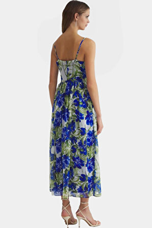 Astarlı Şifon Maxi Elbise Feminen V Yaka Çiçekli Desen Rahat Kalıp Konforlu Kesim Trend Tasarım