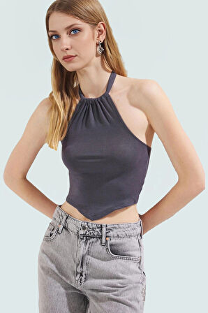 Viskoz Ribana Crop Bluz Halter Yaka Fitted Günlük Stil Profesyonel Görünüm Konforlu Kesim