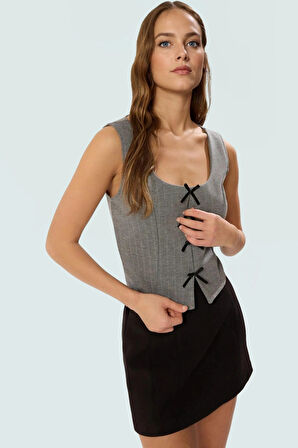 Yazlık Casual Örme Bluz Havuz Yaka Fitted Kalıp Kurdele Detay Premium Kalite Mükemmel Uyum