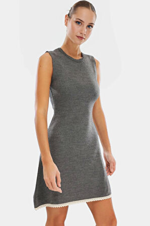 Yazlık Mini Elbise Renk Bloklu Triko Model Dantel Detay Uzun Ömürlü Özel Tasarım Şık Görünüm