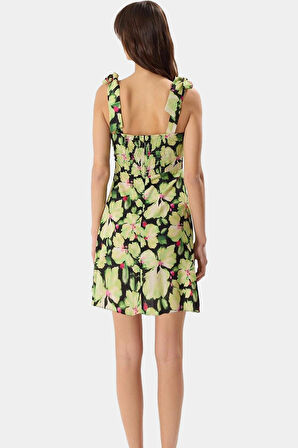 Shally Dokuma Viskoz Mini Elbise Kare Yaka Belden Açılan Etek Detayı Rahat Kesim