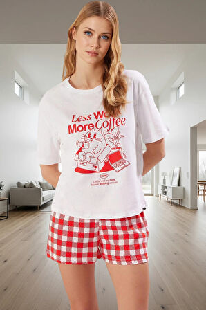 Rahat ve Şık Kadın Pijama Takımı Ekose Şort Baskılı Tişört %100 Pamuk Özenle Seçilmiş