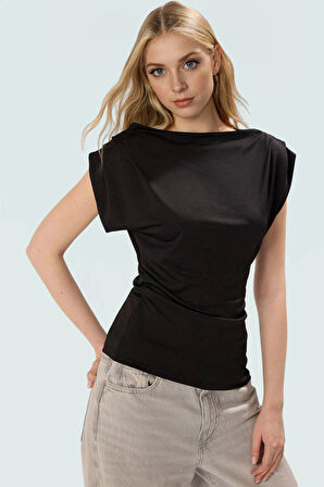 Rahat Şık ve Esnek Bluz; Örme Kumaş Kayık Yaka Premium Kalite Özel Tasarım Mükemmel Uyum