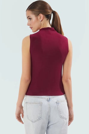 Fitted Kolsuz Bluz Dik Yaka Örme Kumaş Yazlık Günlük Konforlu Kesim Rahat Kullanım