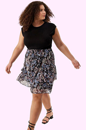 Kadın Mini Etek Çok Desenli Fırfırlı Dokuma Kumaş Yaz Aylarının Şıklığı Stilin Buluştuğu Yer