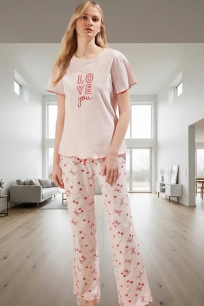 Evde Rahatlık İçin %100 Pamuklu Kiraz Desenli Pijama Takımı Kaliteli İşçilik Dayanıklı Malzeme