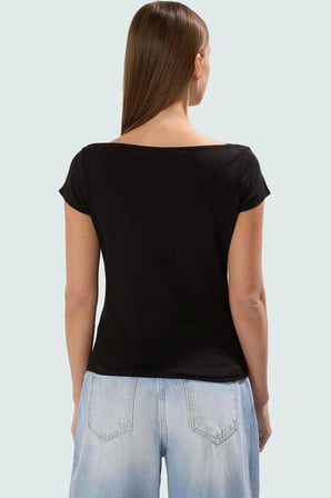 Yazlık Bluz Fitted Kayık Yaka Pamuklu Rahat Trend Tasarım Konforlu Kesim Uzun Ömürlü