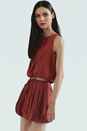 Rahat Modal Kumaştan Halter Yaka Kolsuz Crop Bluz Günlük Kombin Dayanıklı Malzeme Ve Şık