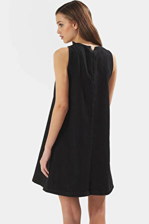 Kısa Kolsuz Denim Elbise Yazın Rahatlığı ve Şıklığı Rahat Şık Modern Stil Görünüm