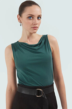 Modal Kumaştan Rahat Bluz Degaje Yaka Regular Kalıp Yazlık Özenle Seçilmiş Modern Stil