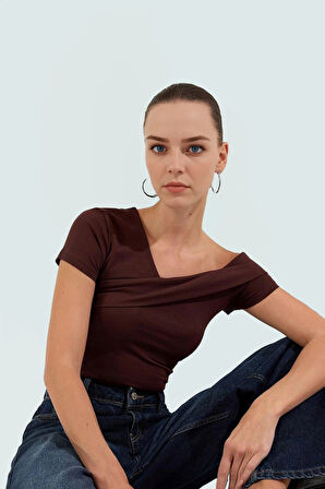 Yazlık Fitted Örme Bluz Asimetrik Yaka Pamuklu Rahat Şık Görünüm Yüksek Kalite