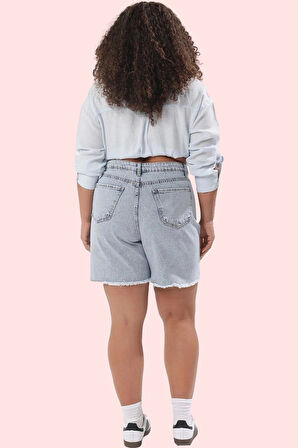 Kadın Denim Şort Yırtık Detaylı Yüksek Bel Straight Kesim Rahat Yaz Aylarının Vazgeçilmezi