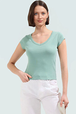 Vücuda Oturan Pamuklu Ribana Bluz Şık ve Rahat Yazlık Uzun Ömürlü Kullanım Trend Tasarım