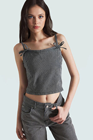 İnce Askılı Çizgili Denim Bluz Stretch Kumaş Crop Kesim Rahat Ve Şık Seçkin Malzeme