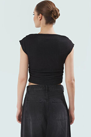 Büzgülü Detaylı Örme Bluz Yazın Rahatlığı ve Şıklığı Profesyonel Görünüm Modern Stil