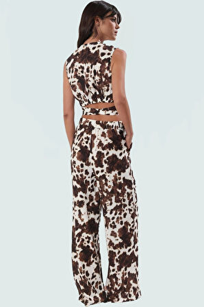 Rahatlığı ve Şıklığı Bir Arada Sunan İnek Desenli Viskoz Bluz Pantolon Takım Seçkin Malzeme