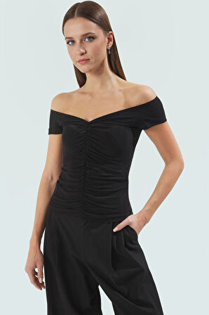 Örme Kumaştan Carmen Yaka Bluz Kısa Kollu Regular Kalıp Yazlık Kaliteli İşçilik