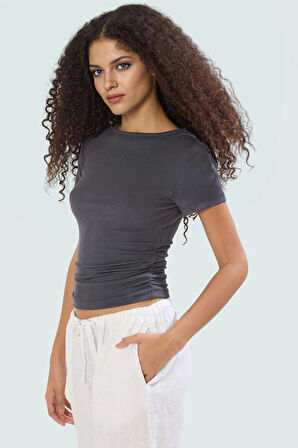 Fitted Crop Bluz Viskoz Ribana Kumaş Bisiklet Yaka Yazlık Özenle Seçilmiş Seçkin Malzeme