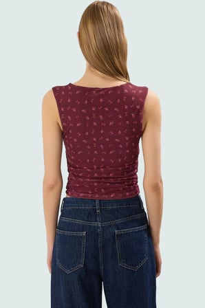 Basic Crop Bluz Örme Tül Kumaş Kare Yaka Günlük Stil Modern Konforlu Kesim Seçkin Malzeme