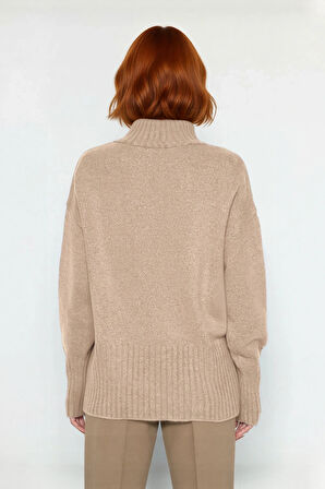 Kadın Basic Düz Desen Oversize Kesim Dik Yaka Triko Kazak Reglan Kol Kış Aylarının Konforlu Şıklığı