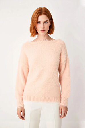 Kadın Kayık Yaka Kalın Tüylü Dokulu Triko Kazak Standart Kollu Kış Günleri İçin Konforlu Kaliteli