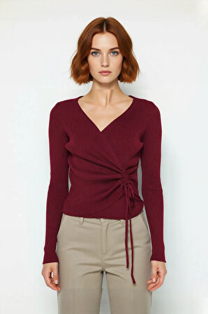 Kadın Kruvaze Yaka Bağcıklı Triko Üst Fitted Kalıp Uzun Kol Basic Siluet İle Günlük Şıklık