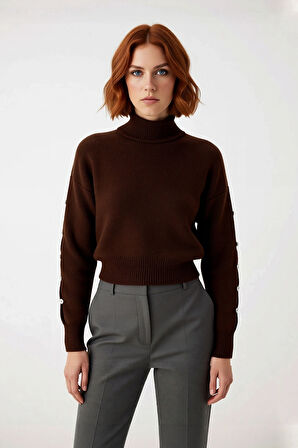 Kadınlar İçin Konforlu Gri Triko Kazak Düşük Kol ve Dik Yaka Tasarımı Düğmeli Kışlık Regular Kalıp