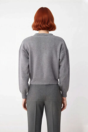 Kadın Orta Kalınlıkta Triko Polo Yaka Taş İşlemeli Düşük Kollu Şık ve Konforlu Günlük Kazak