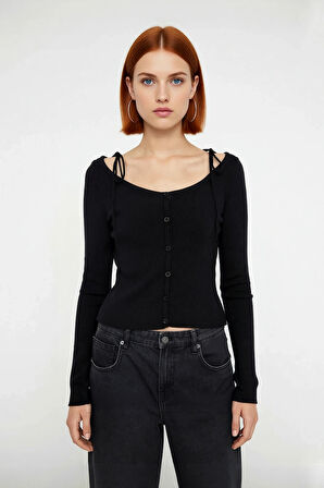 Kadın İnce Triko Hırka Siyah Fitted Kayık Yaka Crop Uzun Kollu Düşük Kol Rahat Şık Modern Basic